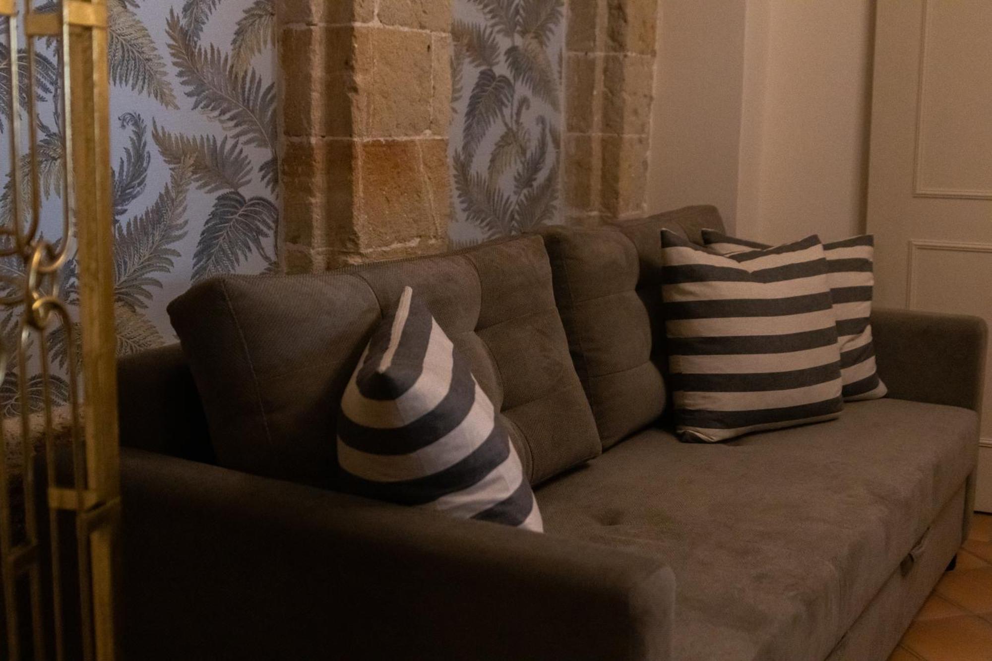 April Luxury Suites (Adults Only) Rhodes City Oda fotoğraf