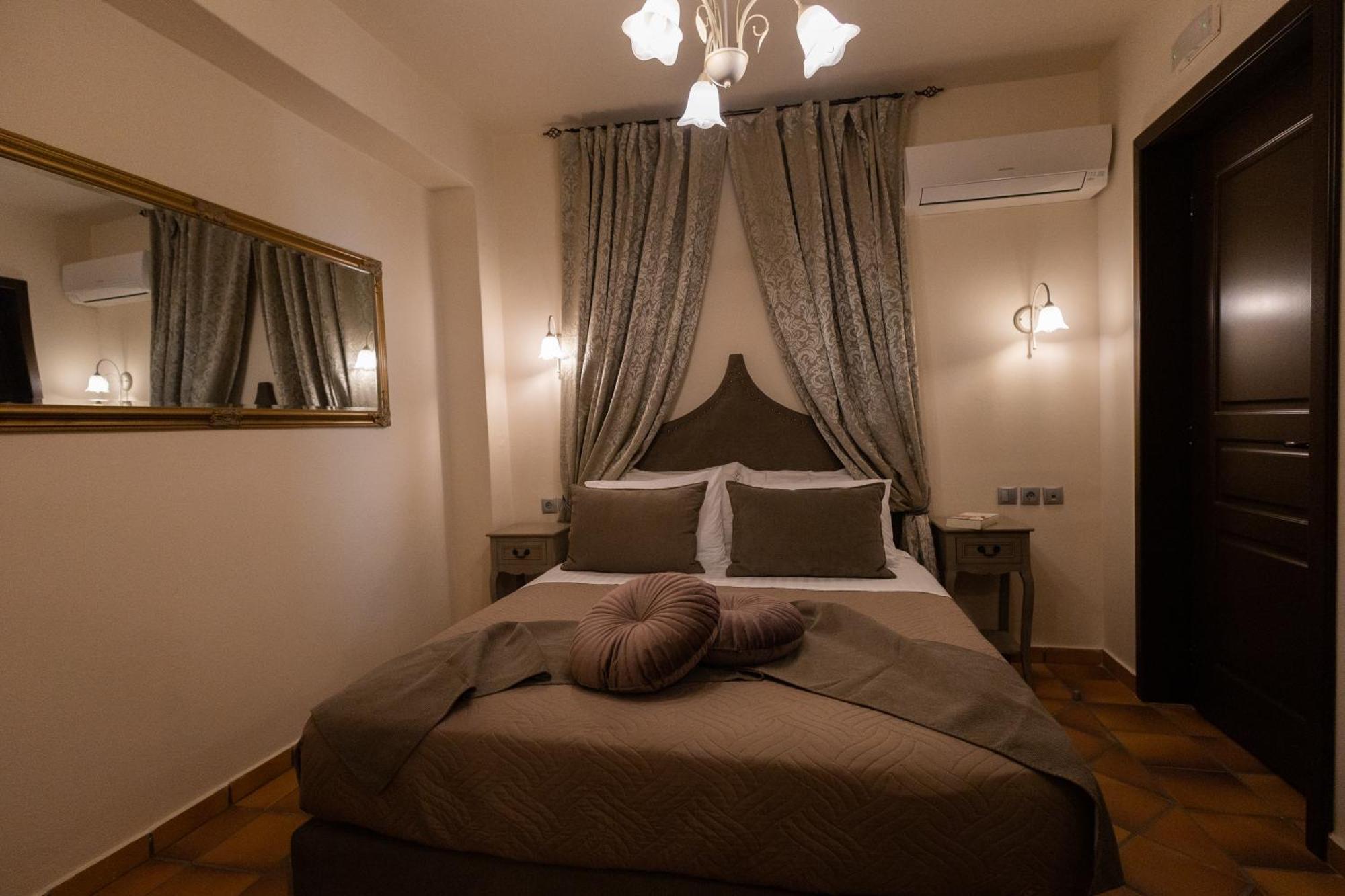 April Luxury Suites (Adults Only) Rhodes City Oda fotoğraf