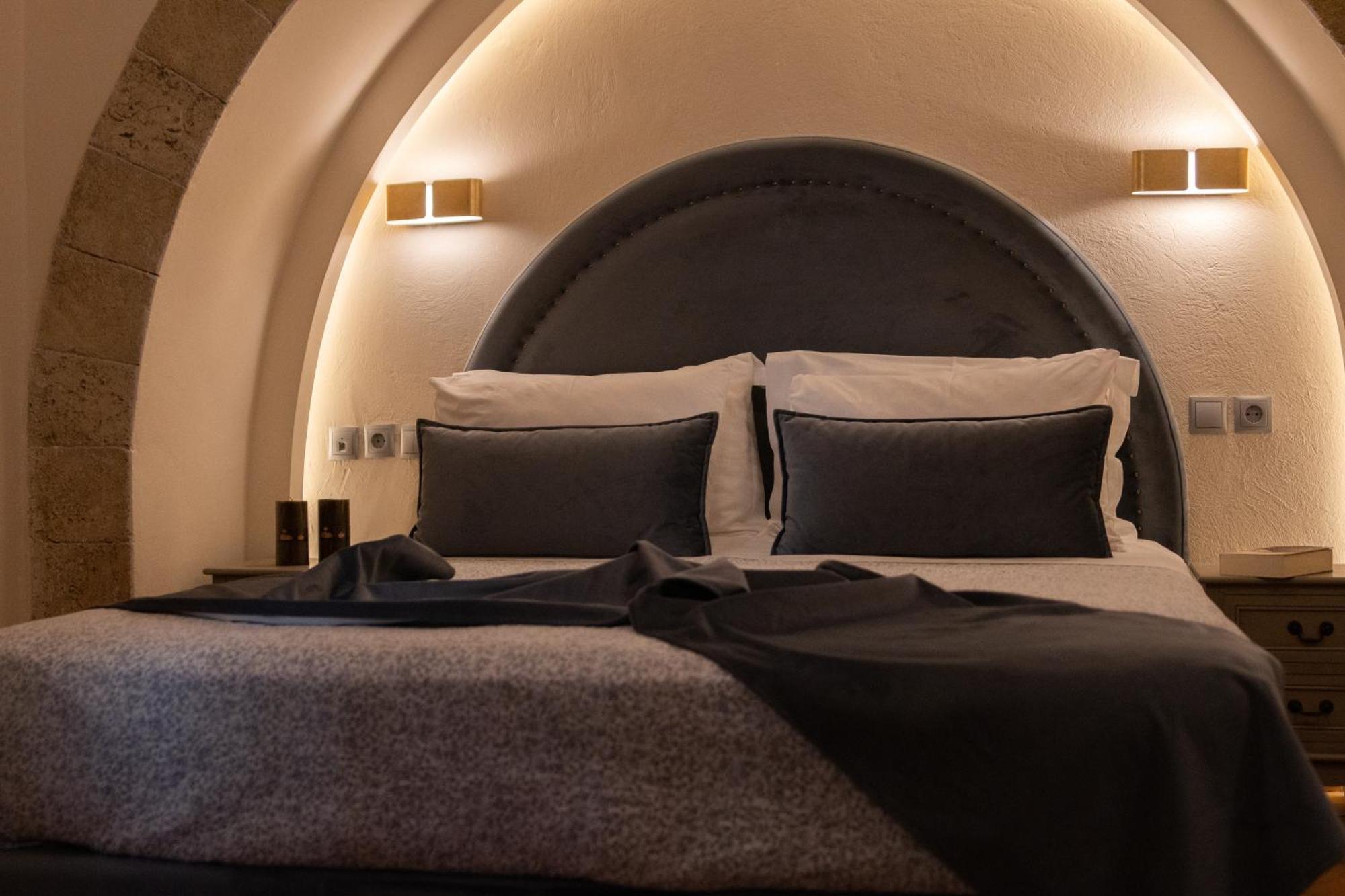 April Luxury Suites (Adults Only) Rhodes City Oda fotoğraf